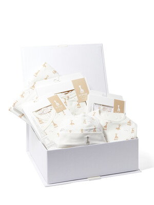 Sophie La Girafe Lifestarter - Premium Unisex Newborn Garment Gift Box